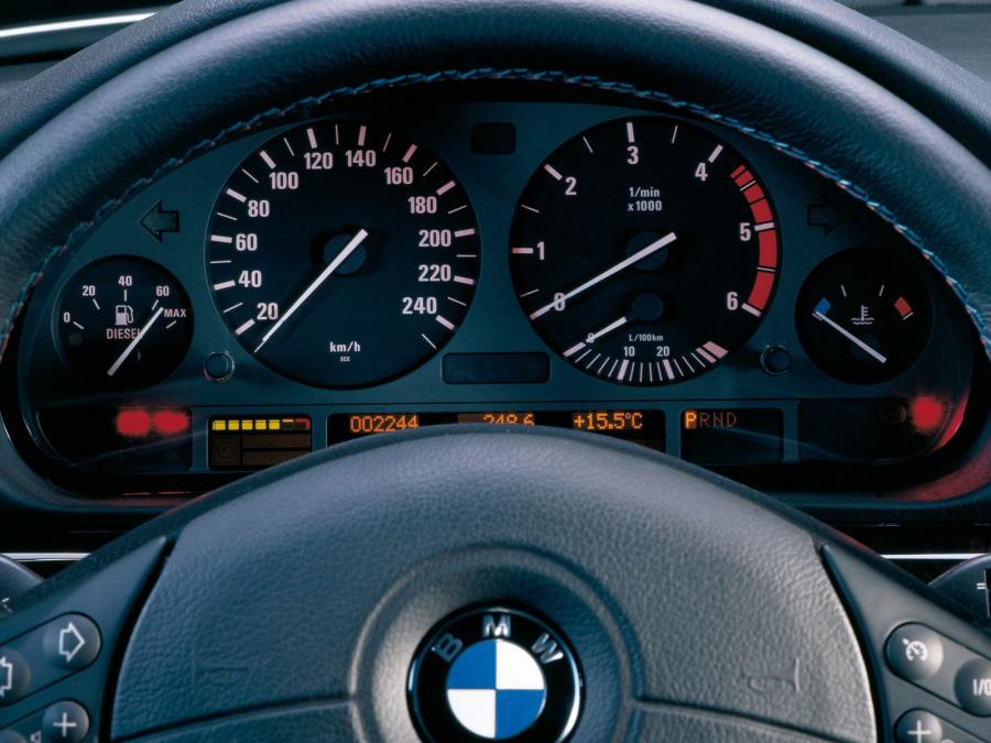  BMW 740d 1999 года  (фото 18 из 19)